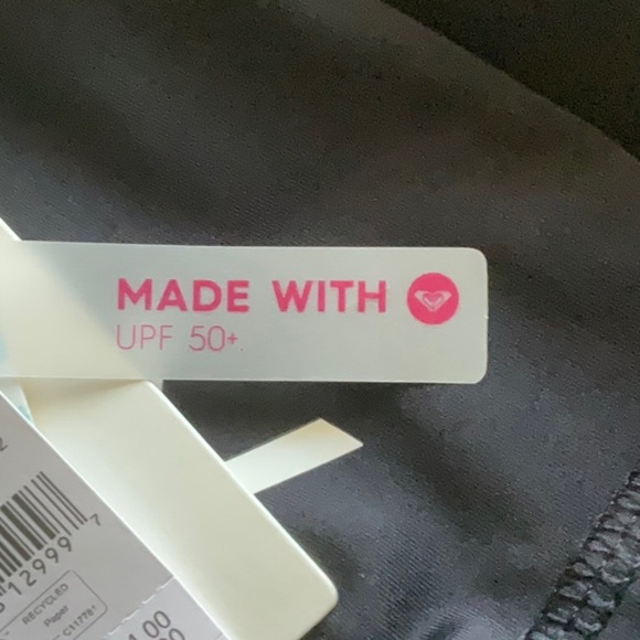 Roxy Whole Hearted Rashguard Women’s Black Surfing Beach UPF 50+ Top Size Medium - Picture 10 of 15